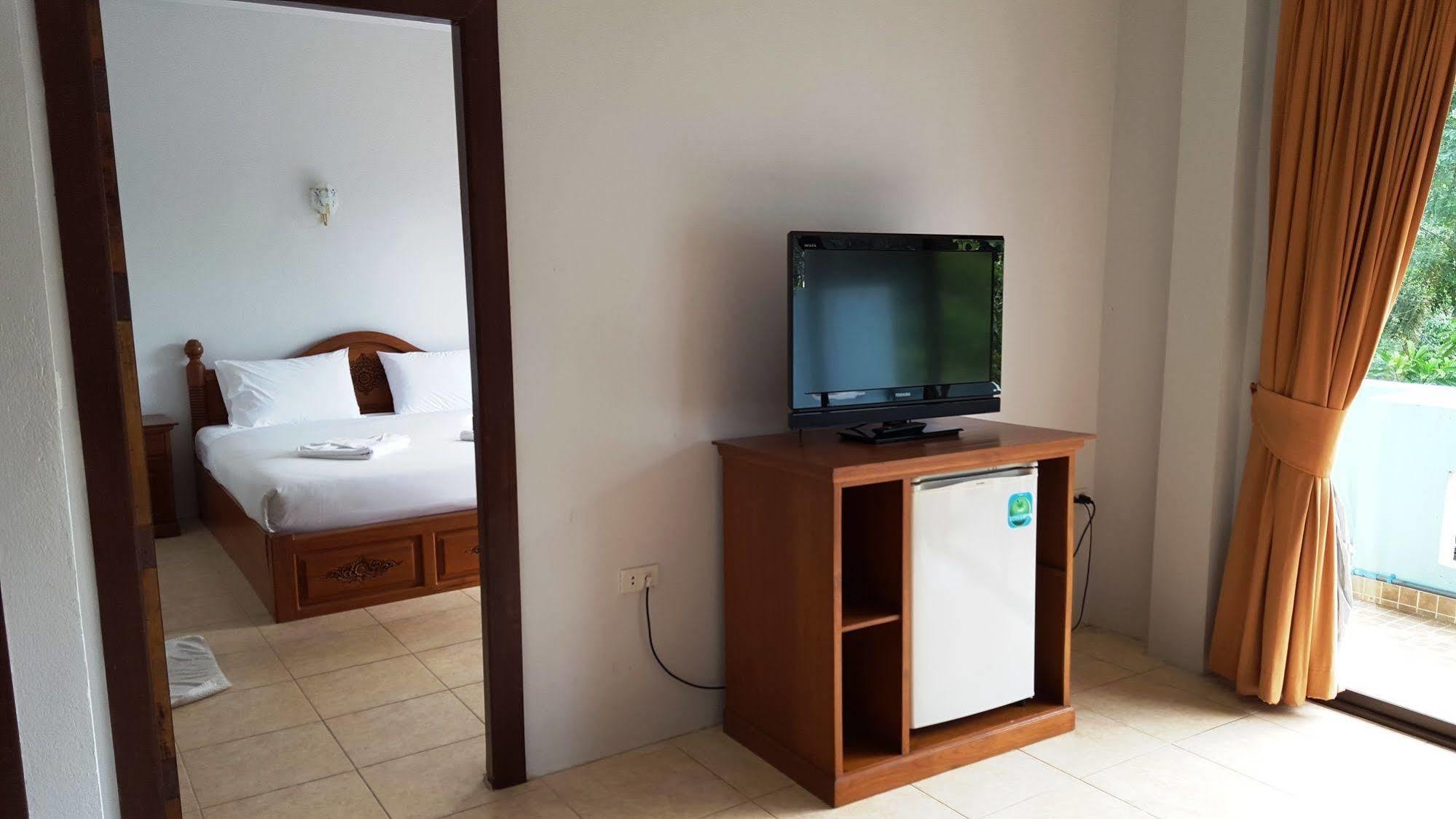 Holiday Guest House Chaweng  Exterior photo