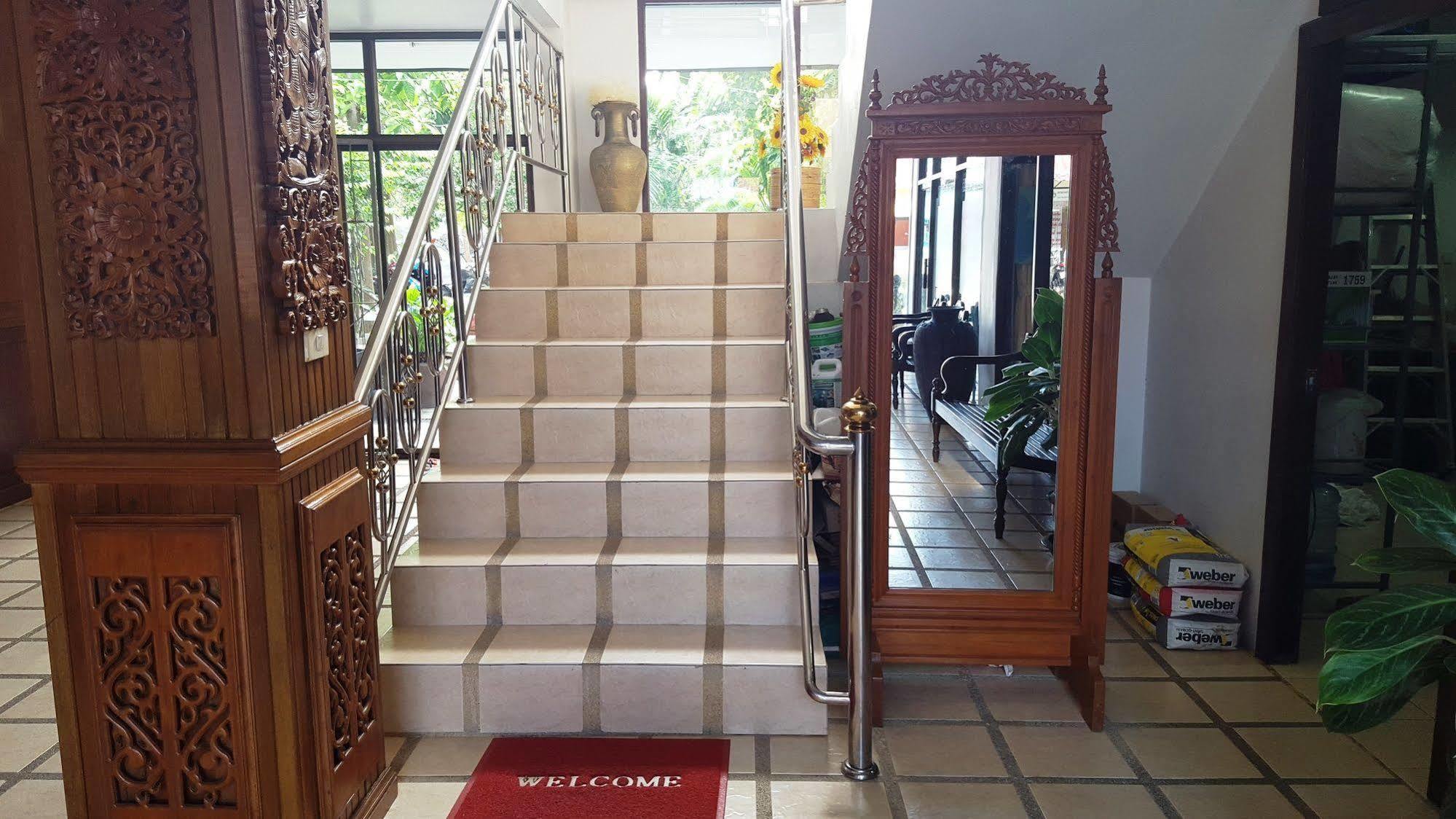 Holiday Guest House Chaweng  Exterior photo