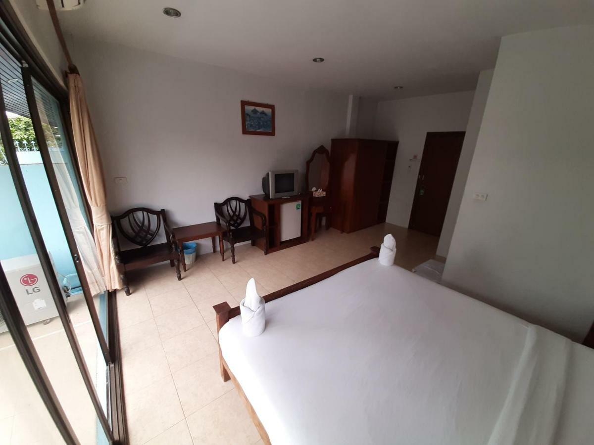 Holiday Guest House Chaweng  Exterior photo