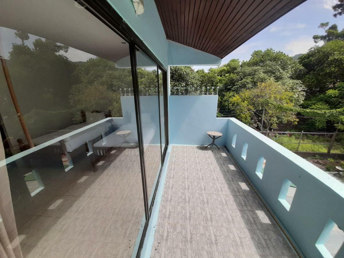 Holiday Guest House Chaweng  Exterior photo